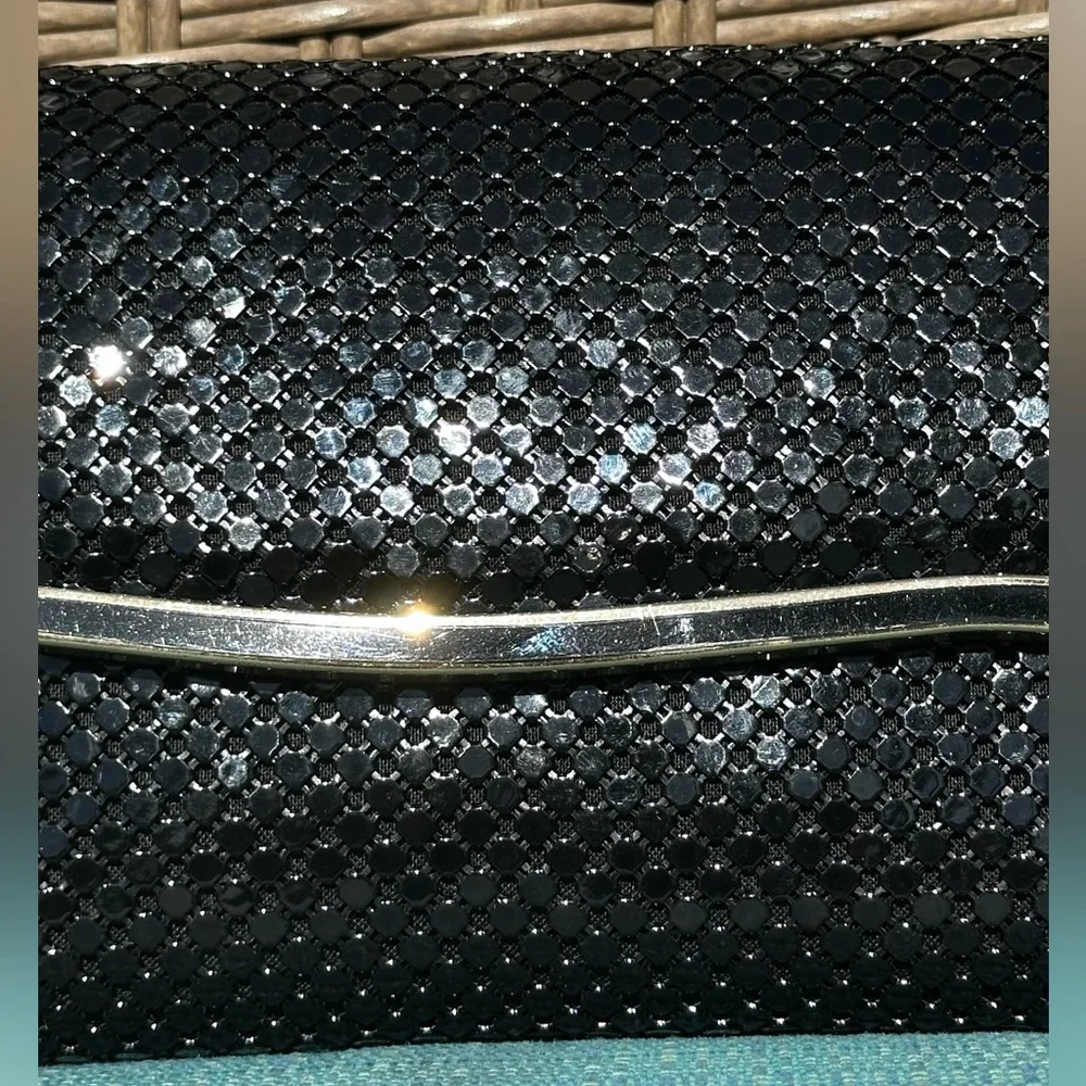 80’s LA REGAL LTD metal mesh clutch shoulder bag Elegant Black & gold trim